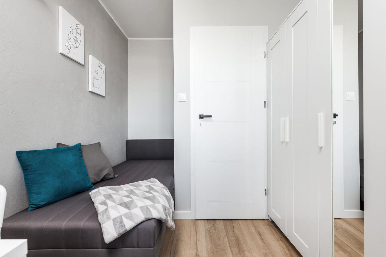 Ferienwohnung Pokoje Gdansk Zaspa - Pilotow 20B, 800M Skm-Zaspa, Odleglosc Do Morza 3Km Exterior foto