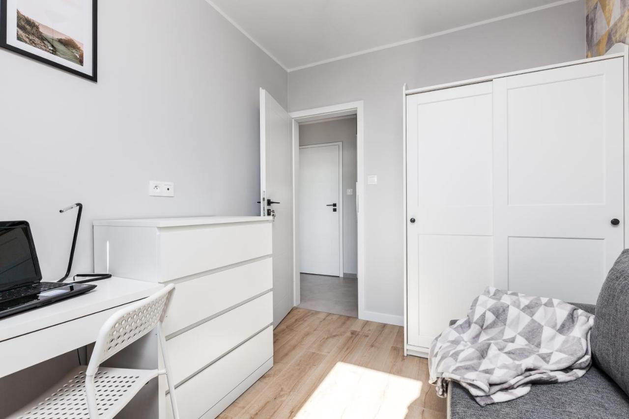 Ferienwohnung Pokoje Gdansk Zaspa - Pilotow 20B, 800M Skm-Zaspa, Odleglosc Do Morza 3Km Exterior foto